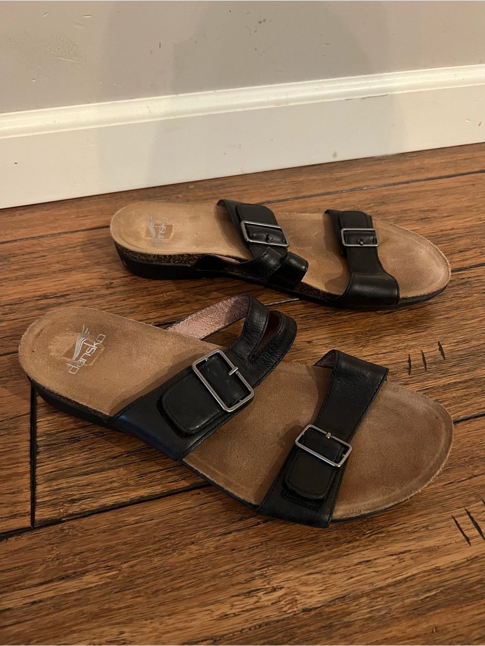 Dansko Rosie Black Leather Strappy Comfort Sandal 9 - Picture 10 of 10